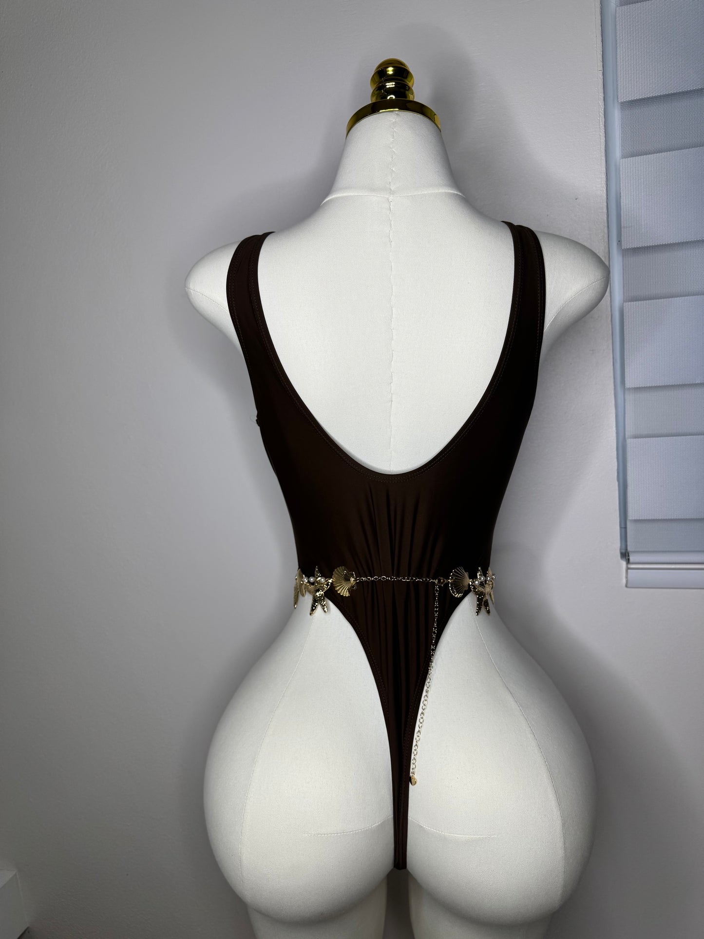 Basic Tanga Swimwear en Chocolate