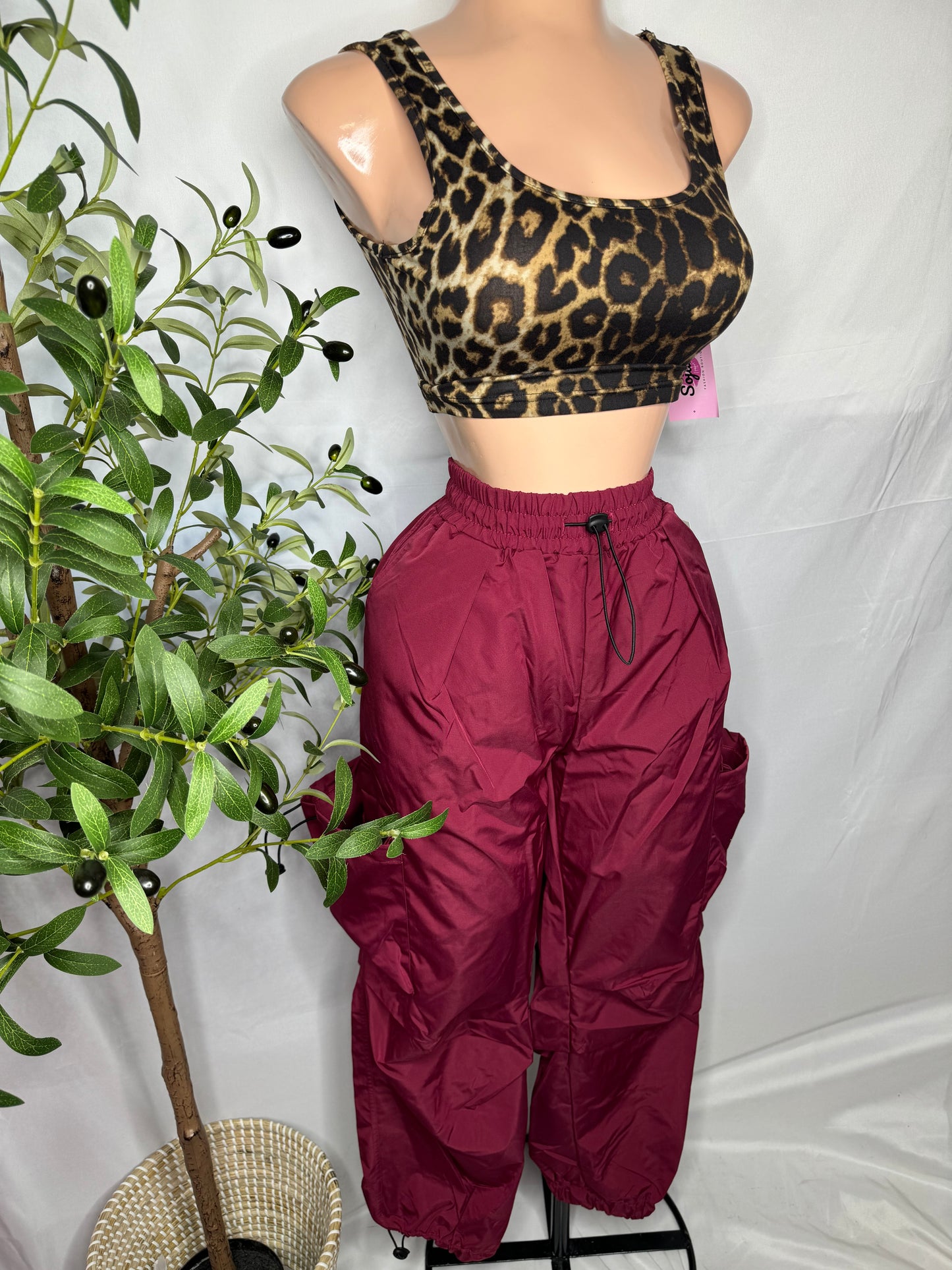Cargo Pants in Burgundy
