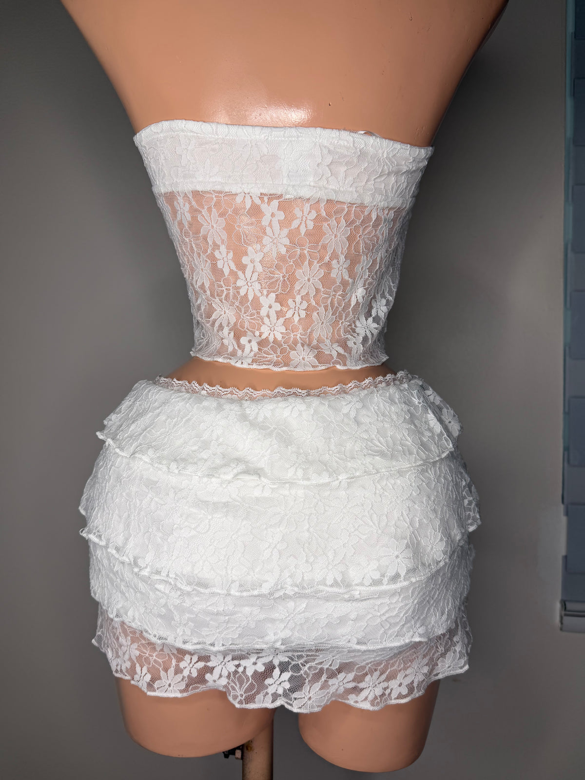 Muñeca Lace Set in White