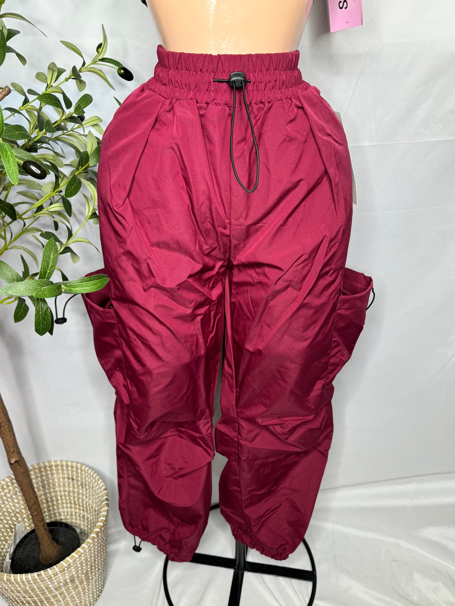 Cargo Pants in Burgundy