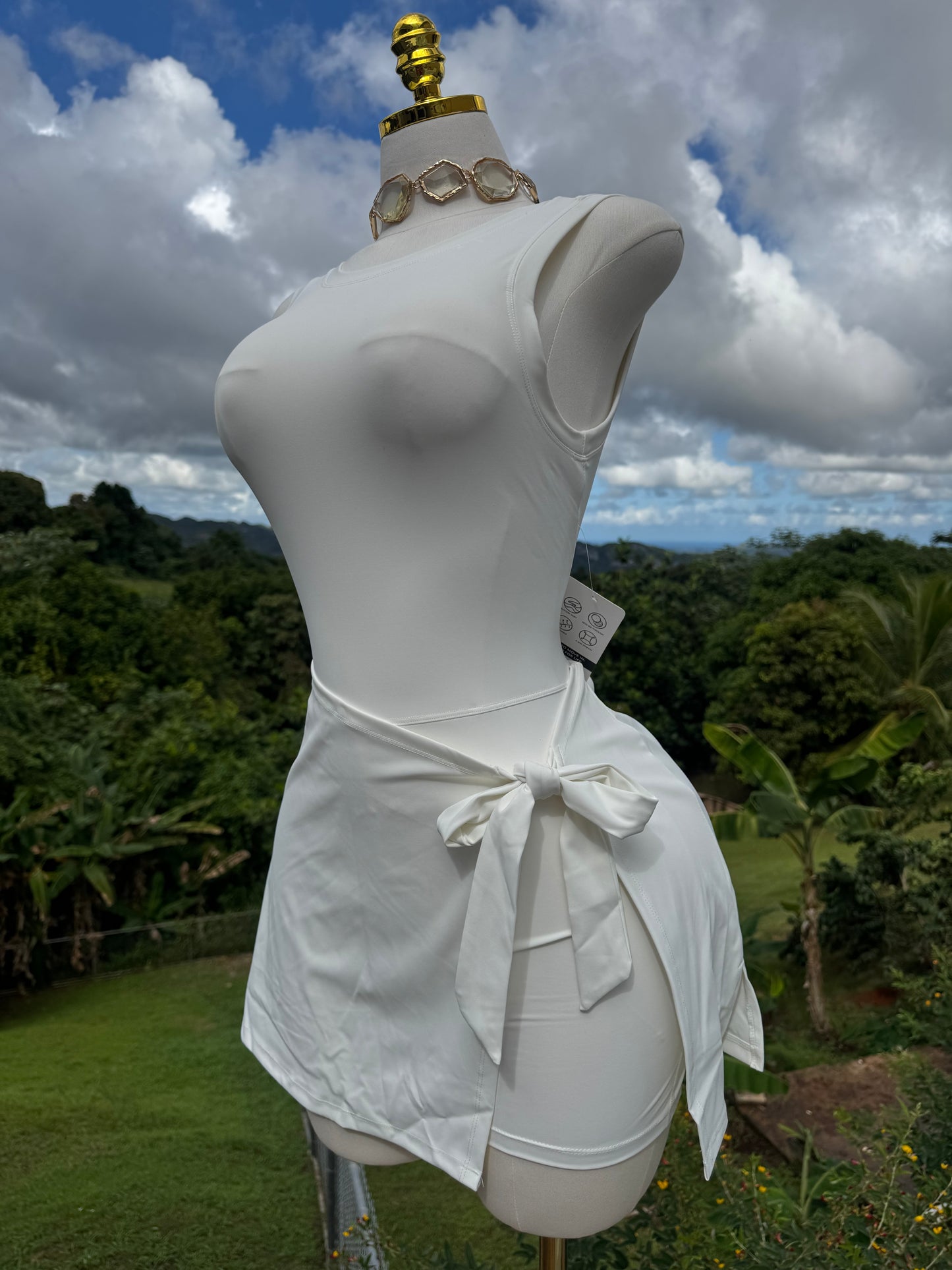 Sporty PREMIUM Dress con Short in White