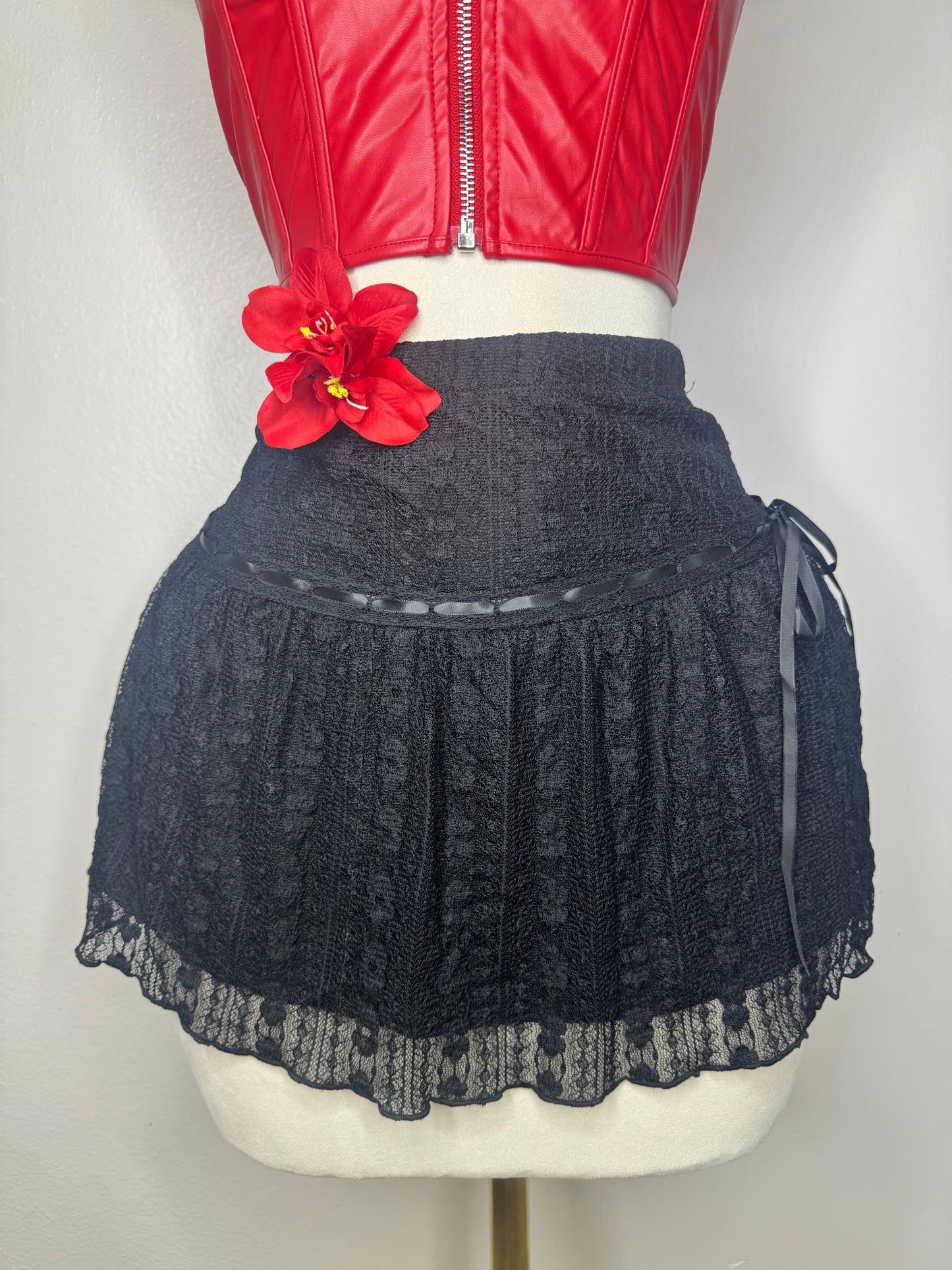 Lace Skirt in Black