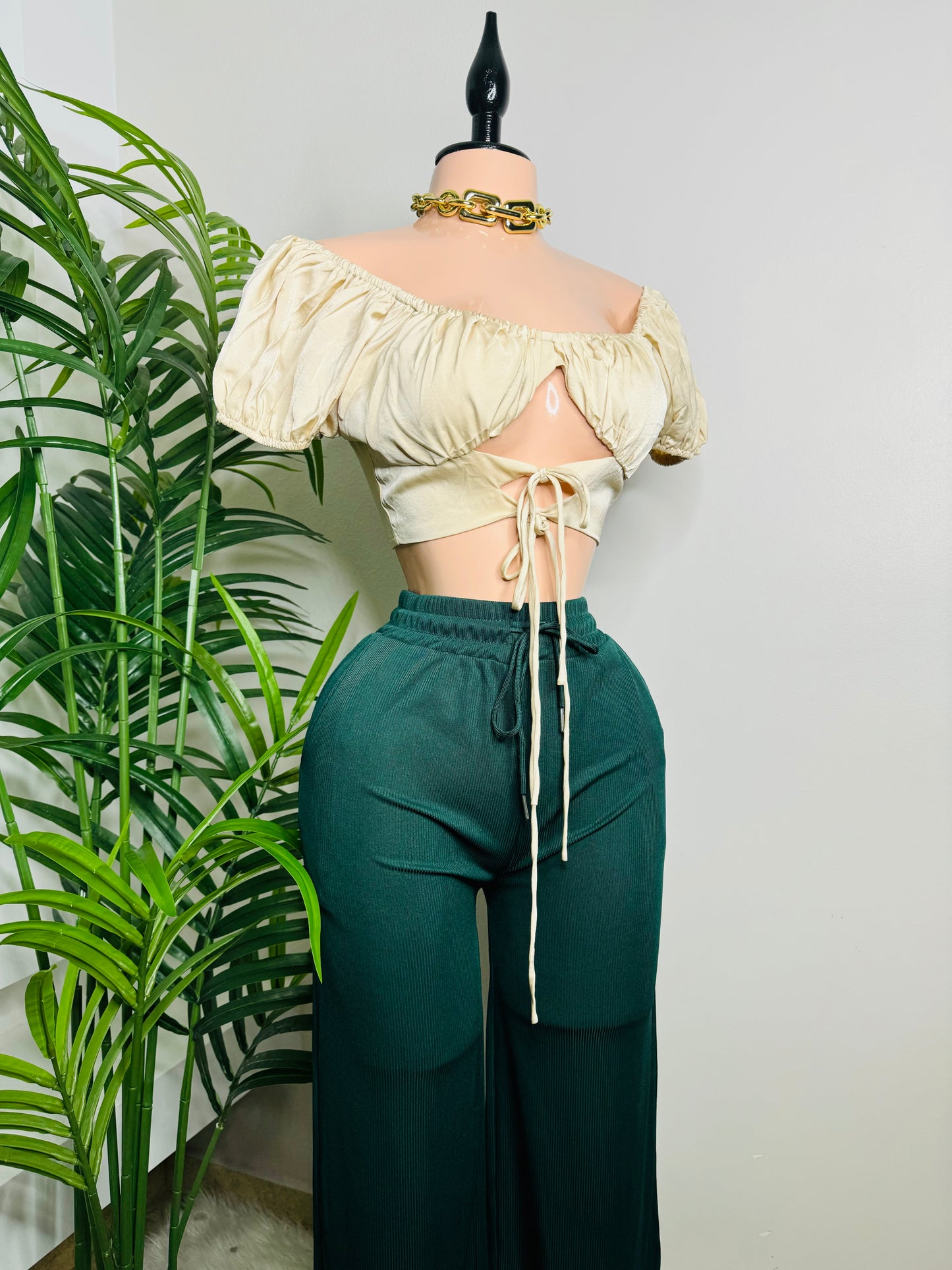 Basic Straight Pants in Green