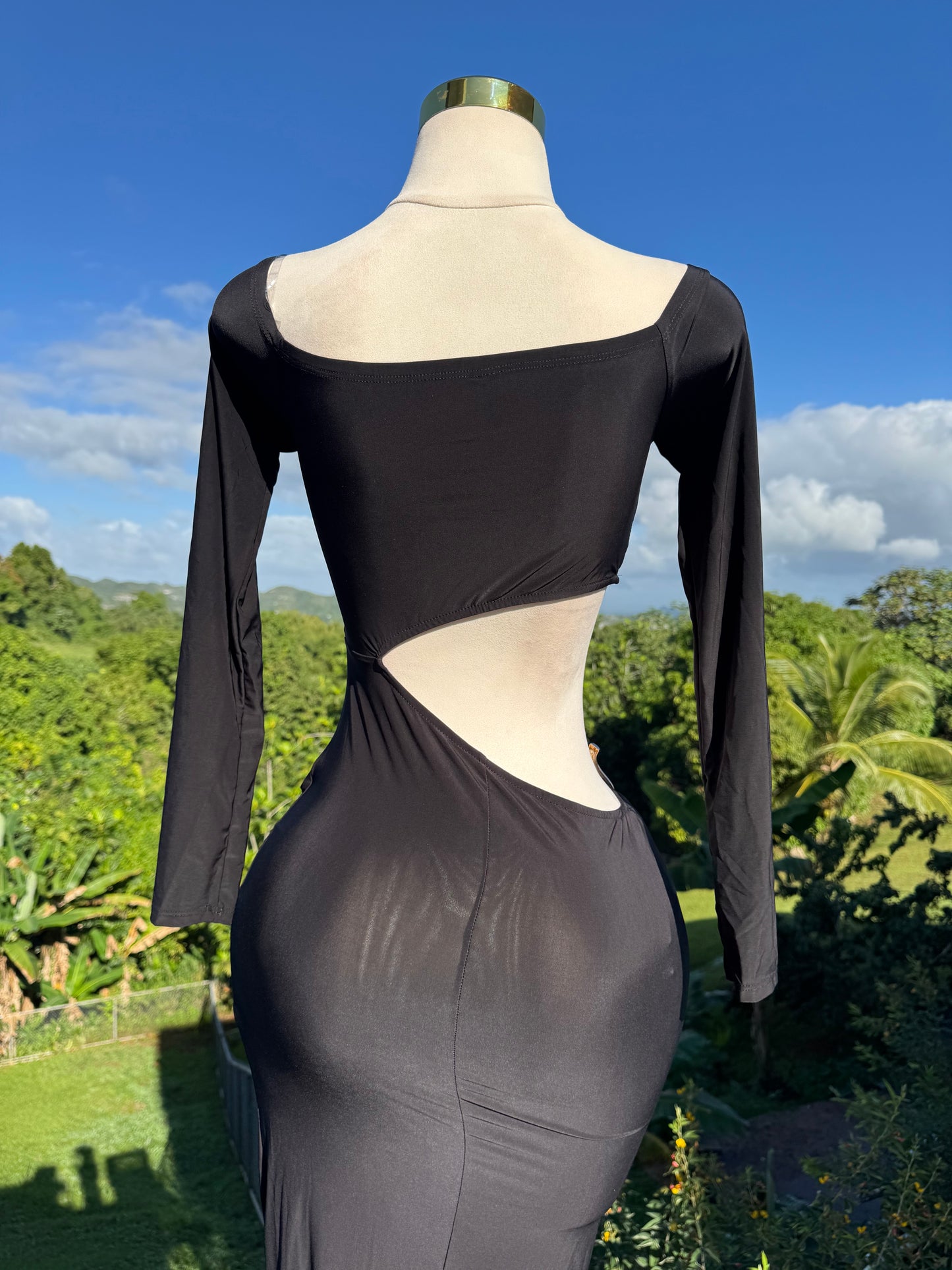 Minimal Maxi Dress in Black