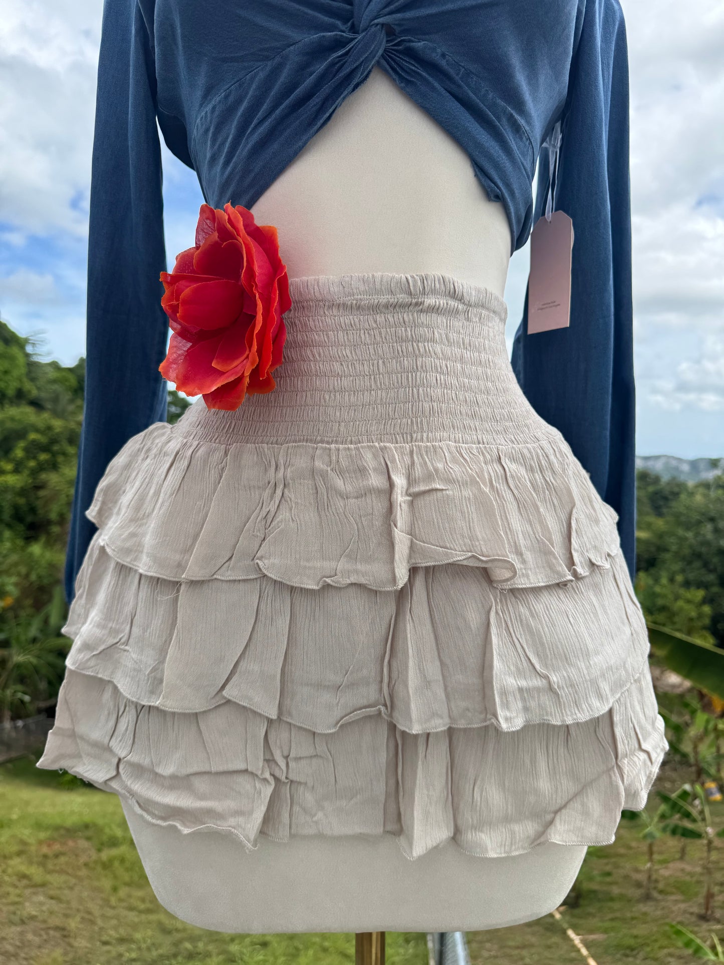 Ruffle Hilo Skirt Beige