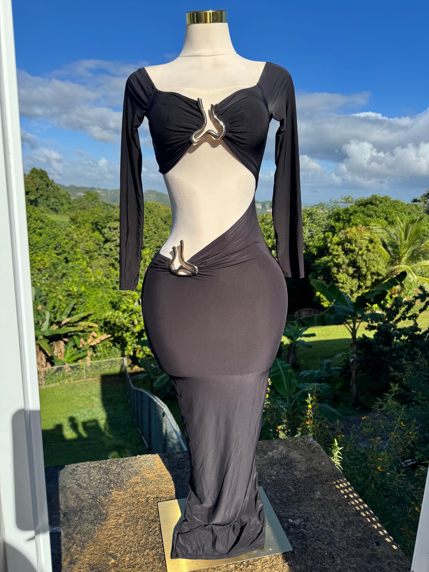 Minimal Maxi Dress in Black