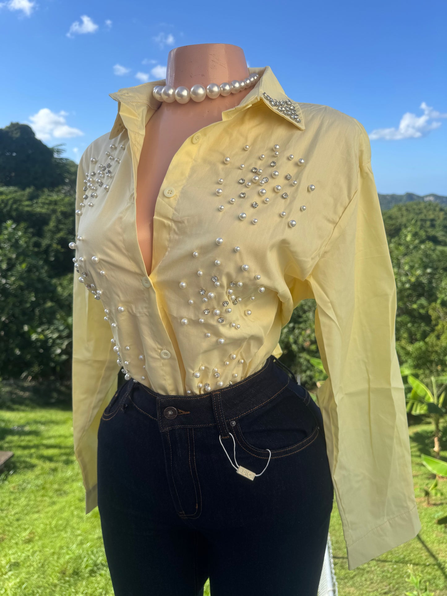 Blusa Fina con Piedras en Amarilla