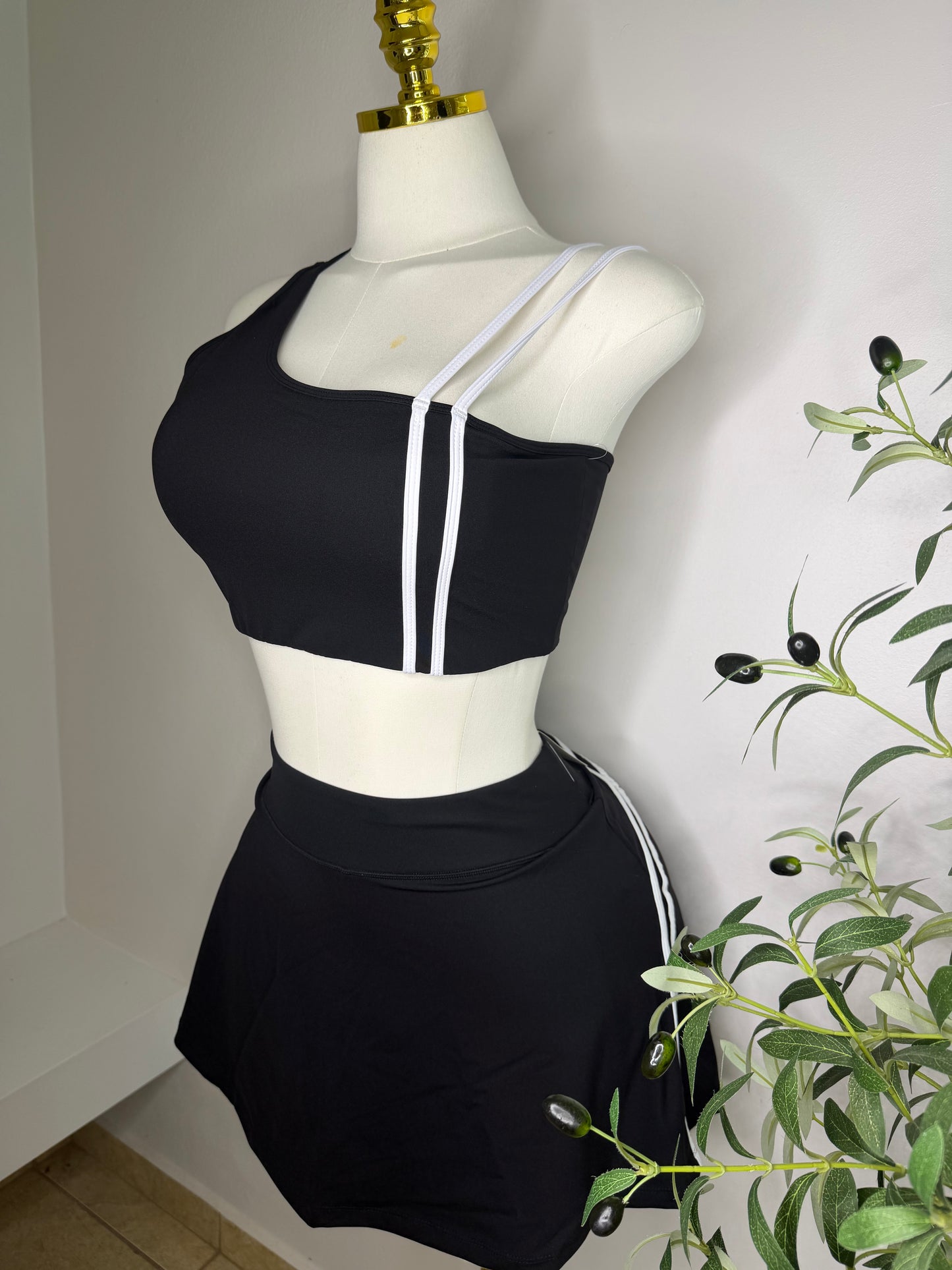 Premium Quality Sports Set in Black