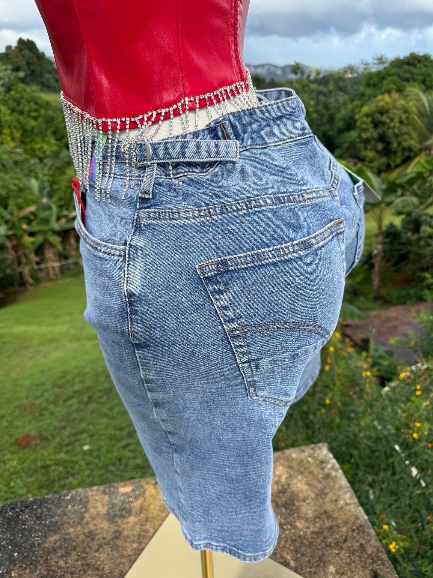Adjustable Waist Vibrant Jort