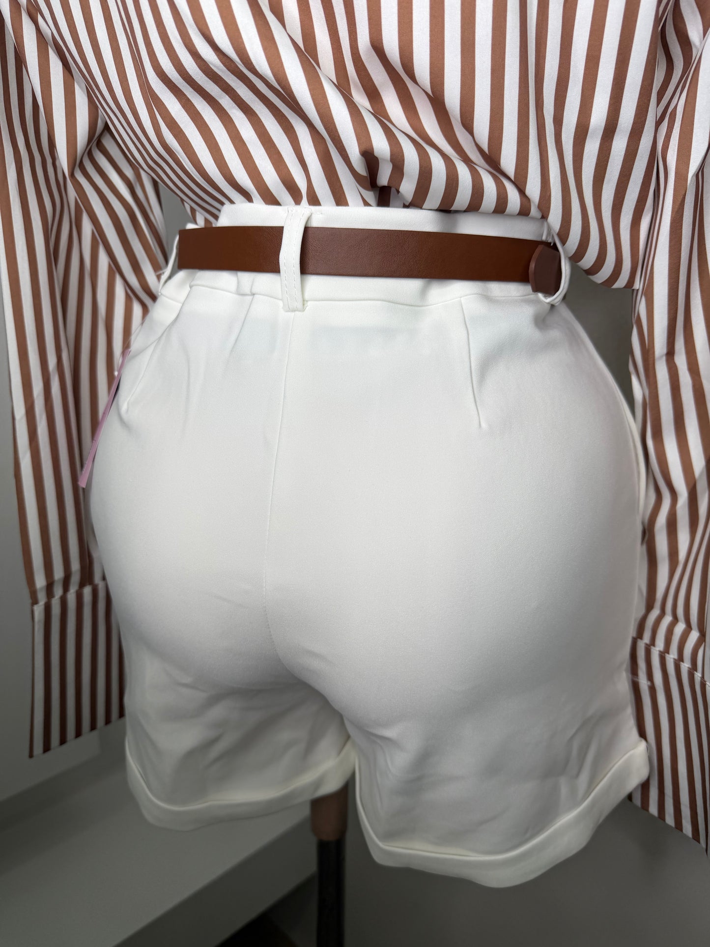Elegant Short with Belt in White