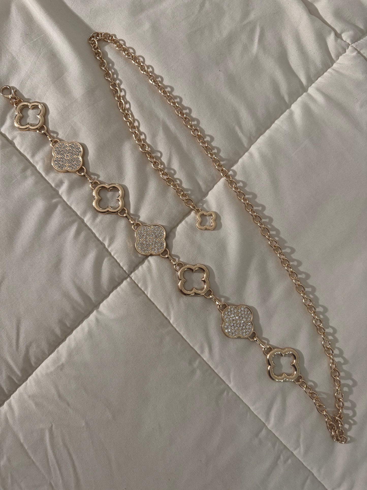 Clover Chain Belt in Gold