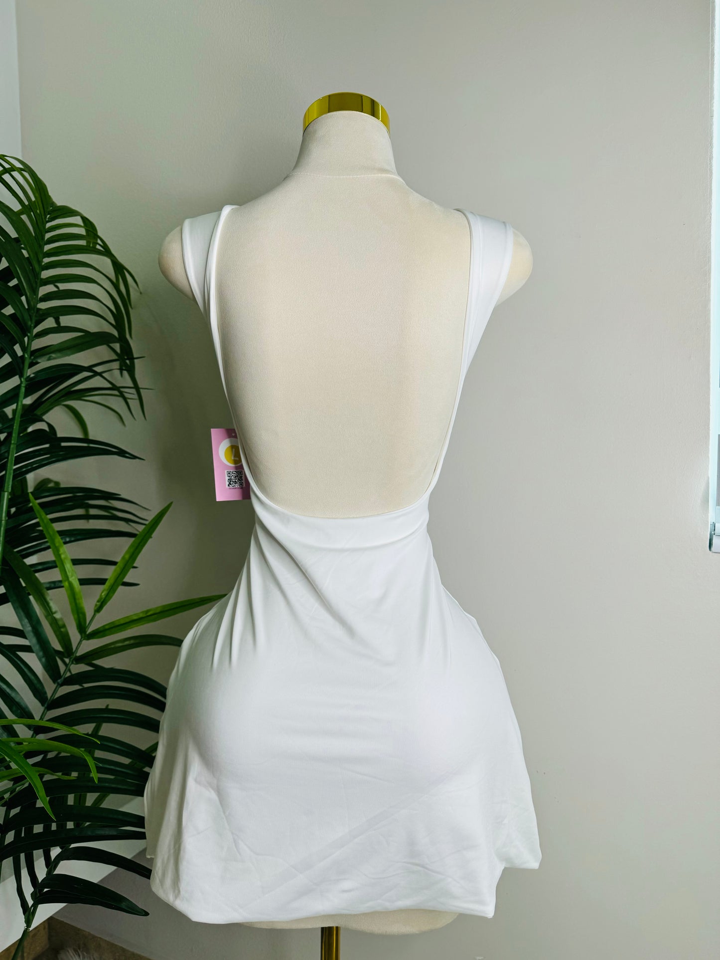 Sporty White Backless Dress