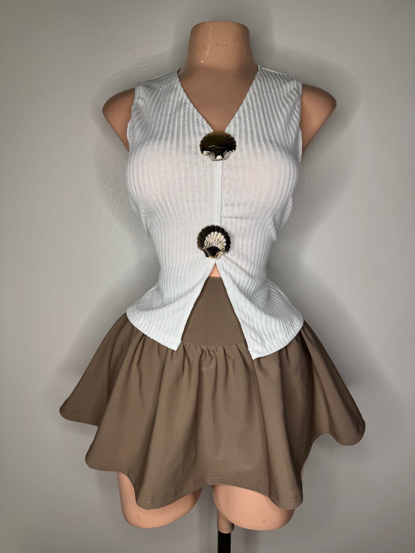 Reina Skort en Taupe