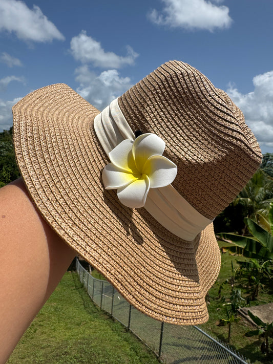 Verano Hat in Ivory with Hair Pin